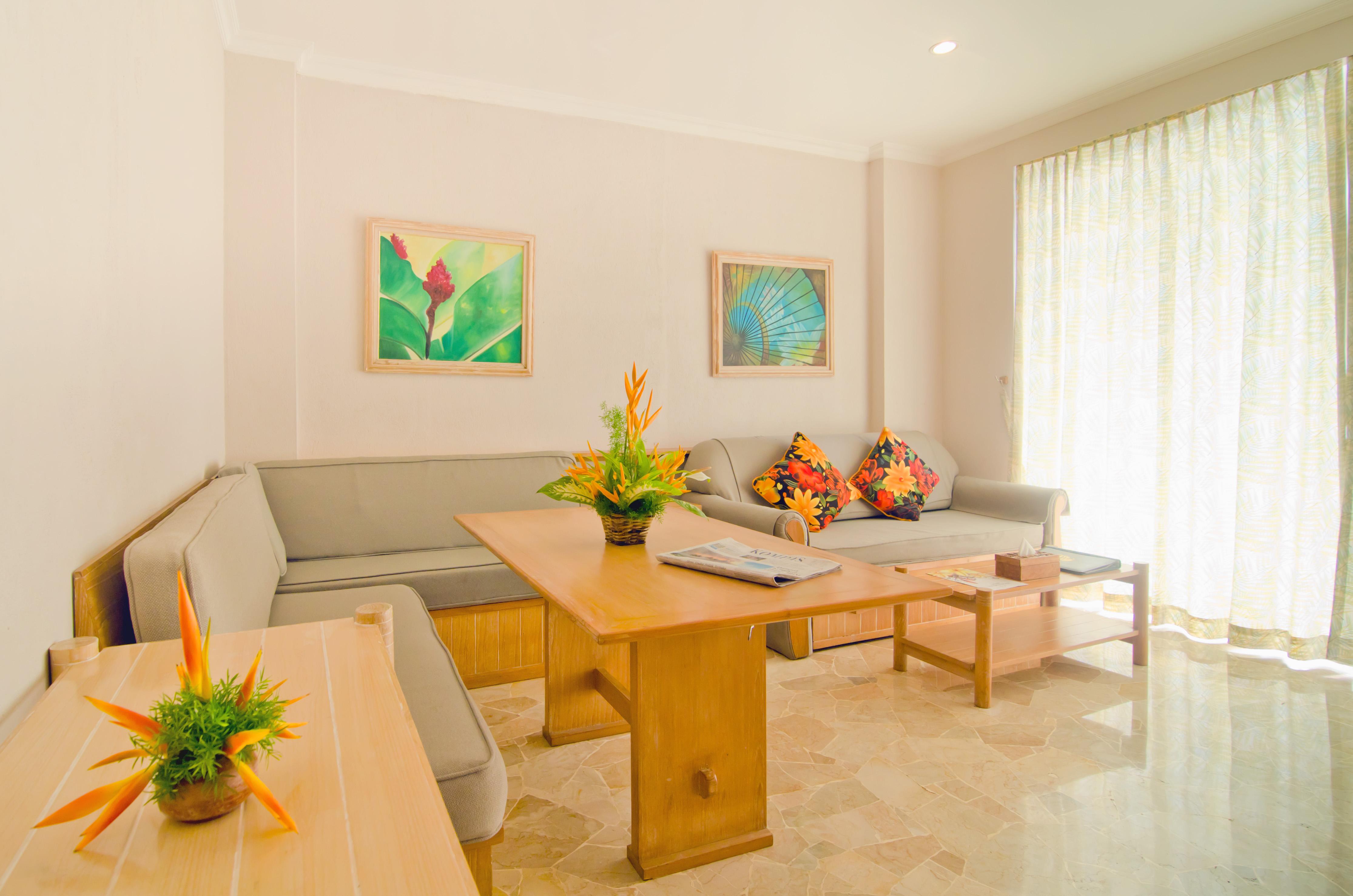 Hawaii Resort Family Suites Anyer Exterior photo