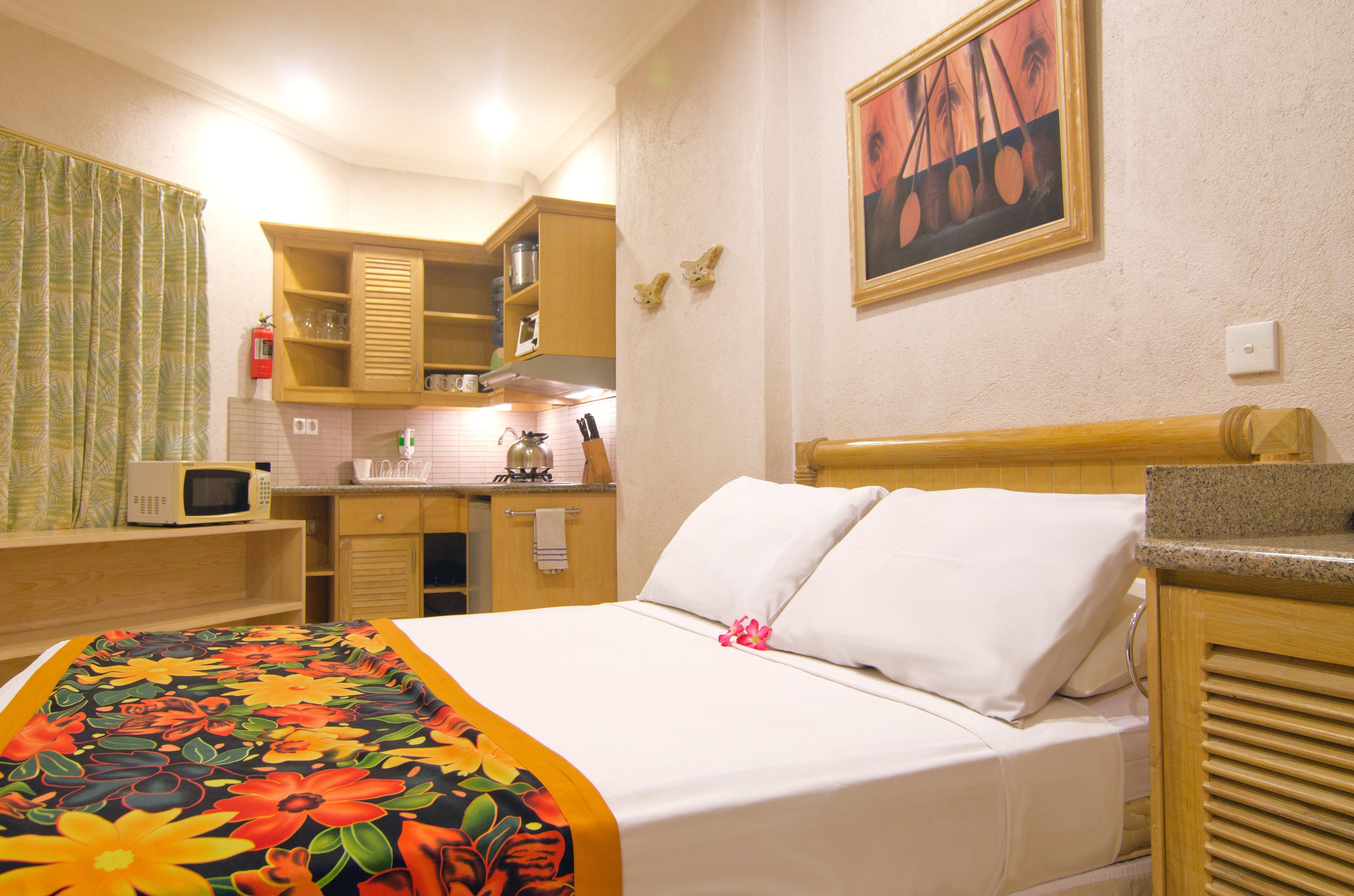 Hawaii Resort Family Suites Anyer Exterior photo