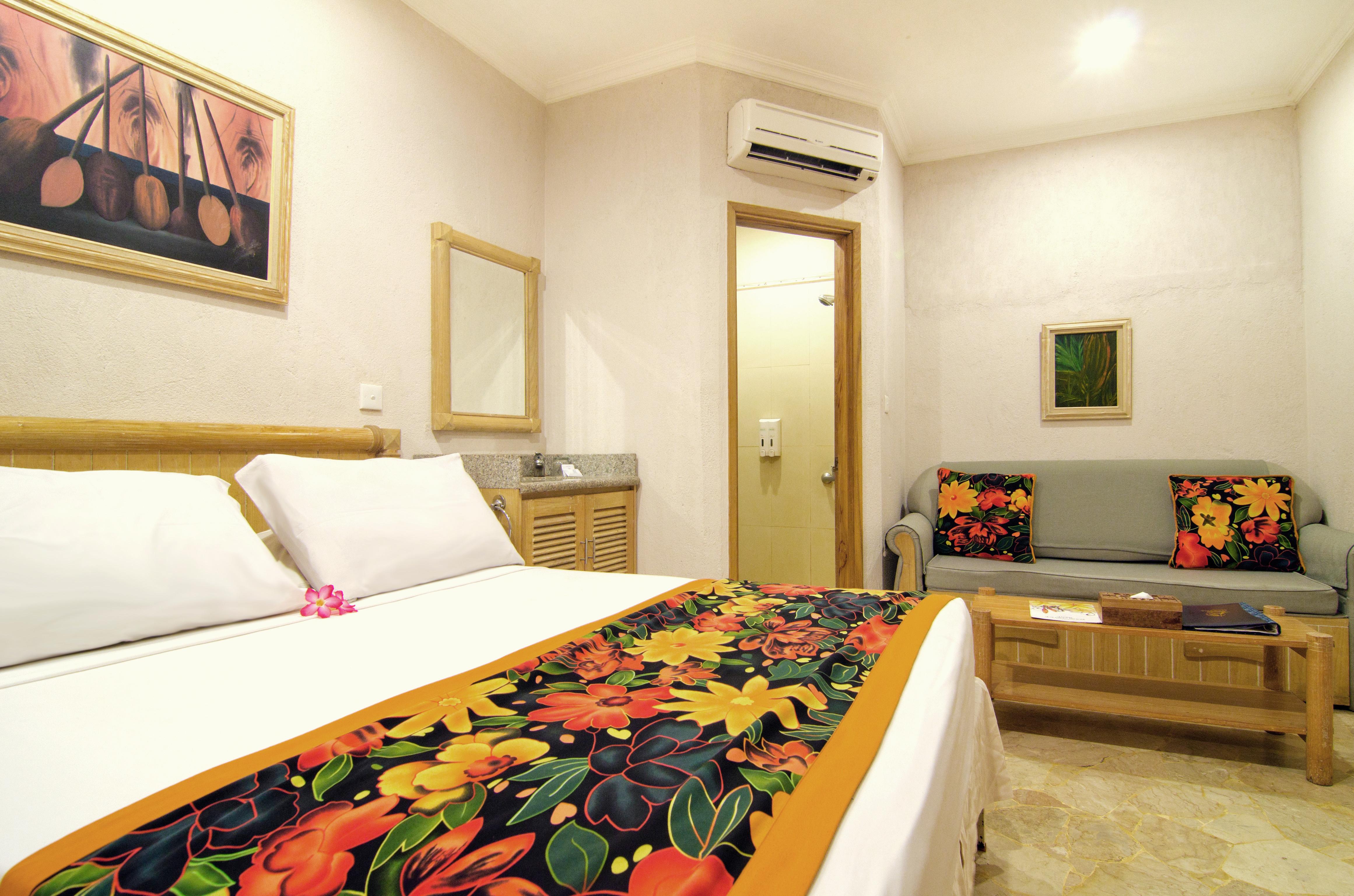 Hawaii Resort Family Suites Anyer Exterior photo