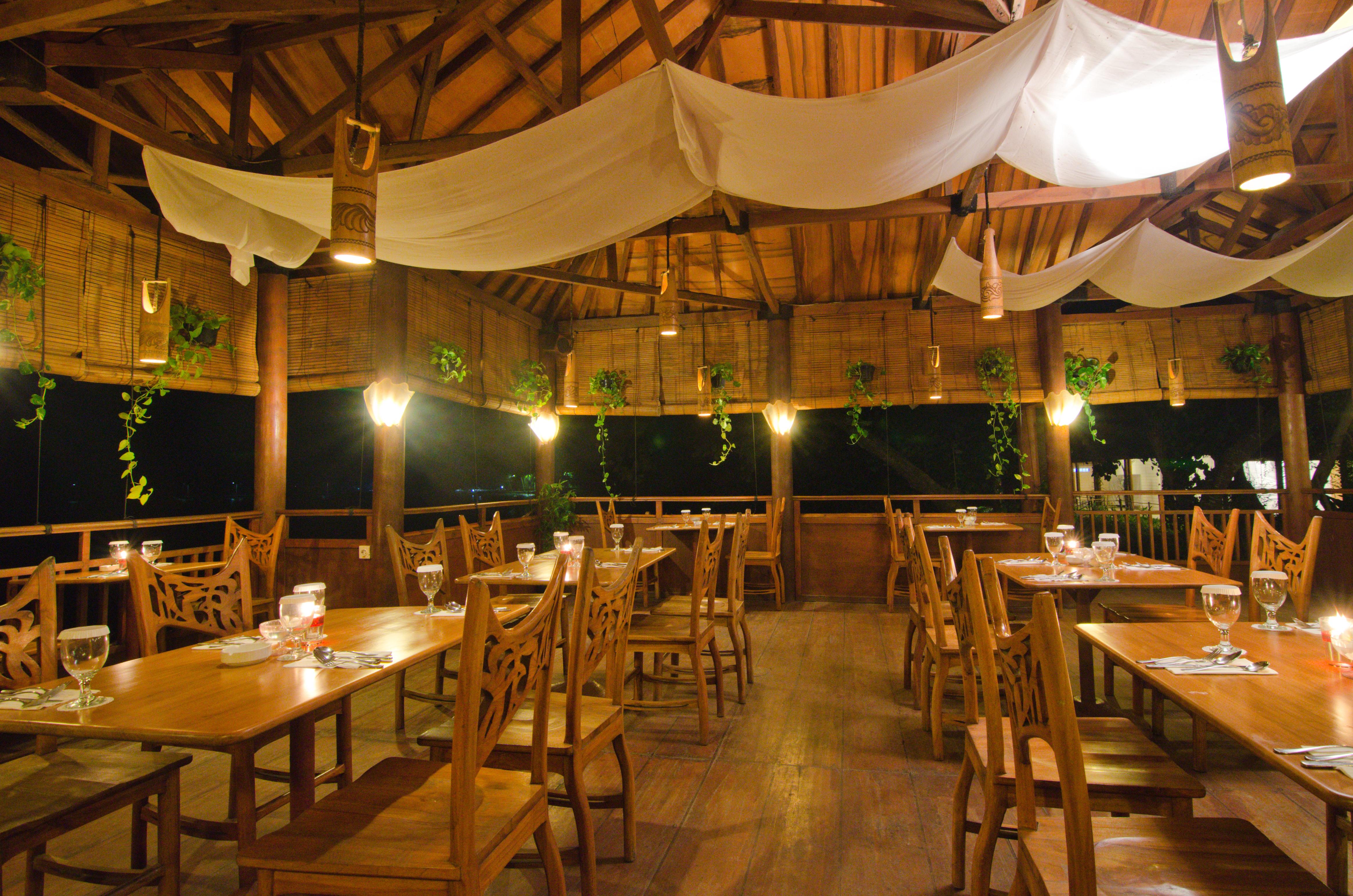 Hawaii Resort Family Suites Anyer Exterior photo