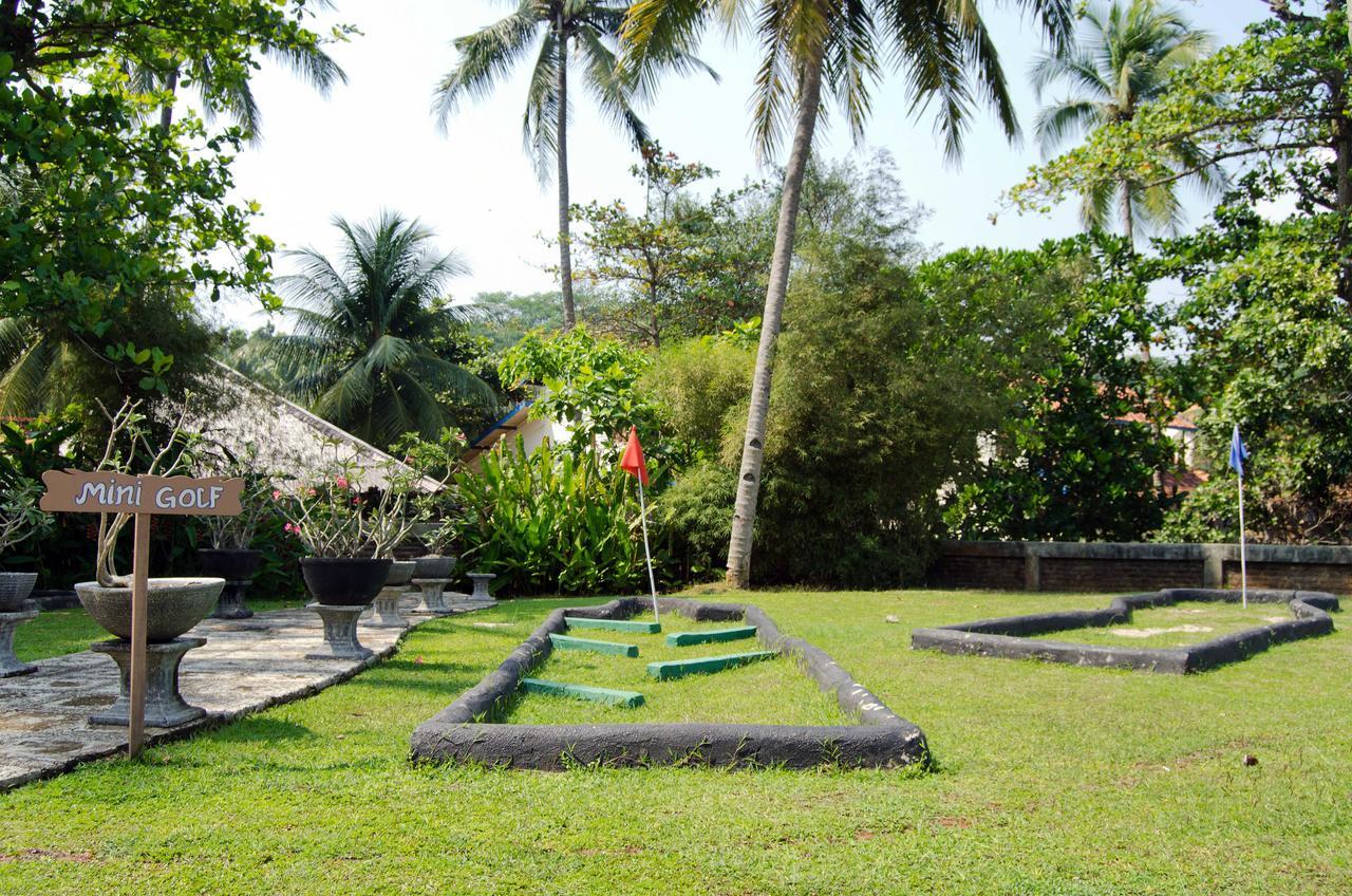 Hawaii Resort Family Suites Anyer Exterior photo