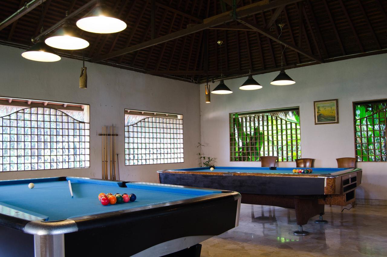 Hawaii Resort Family Suites Anyer Exterior photo