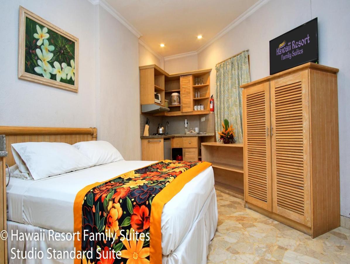 Hawaii Resort Family Suites Anyer Exterior photo